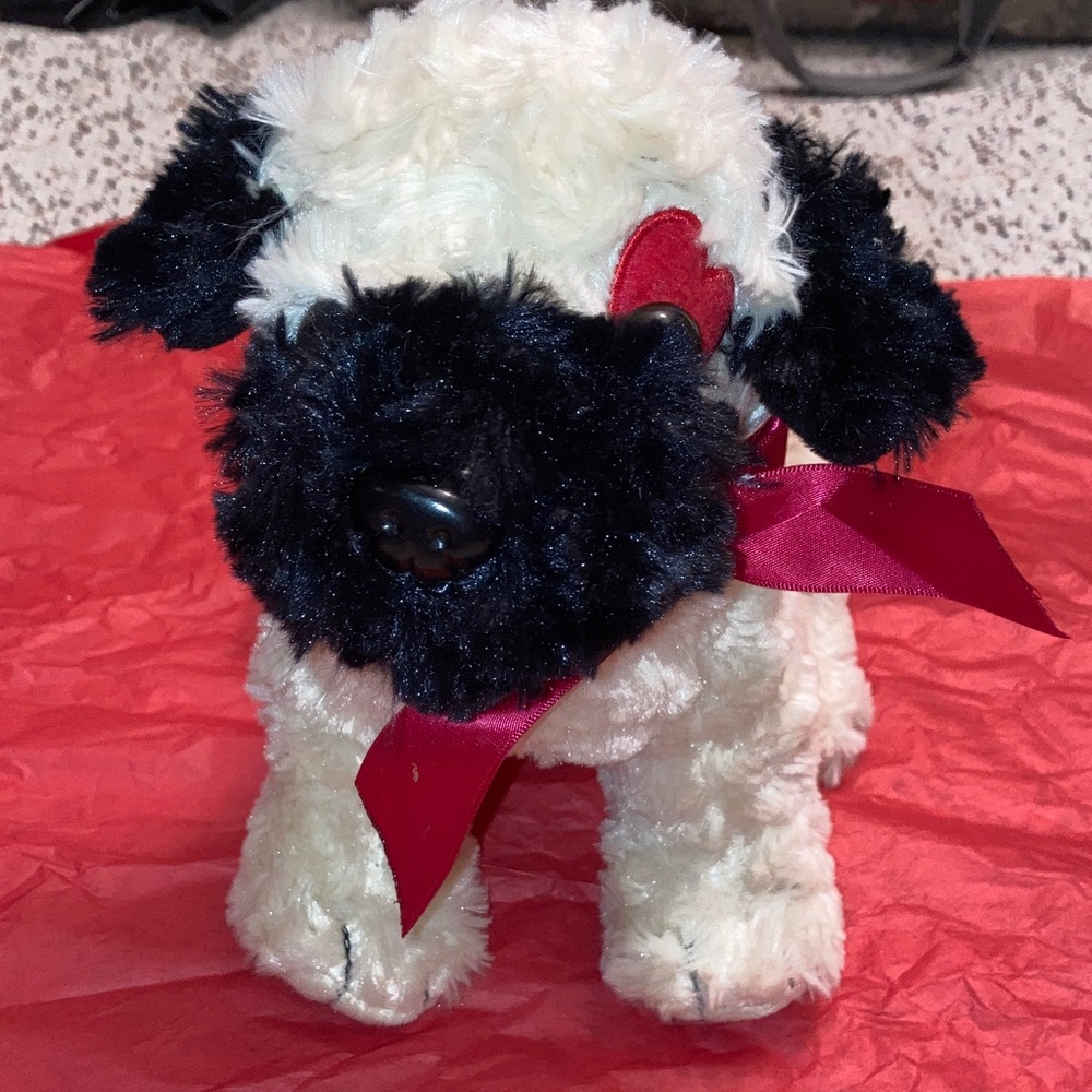 5 for $25 💸💸💸💸💸 
Fiesta Black and Cream Plush Dog with Red Heart